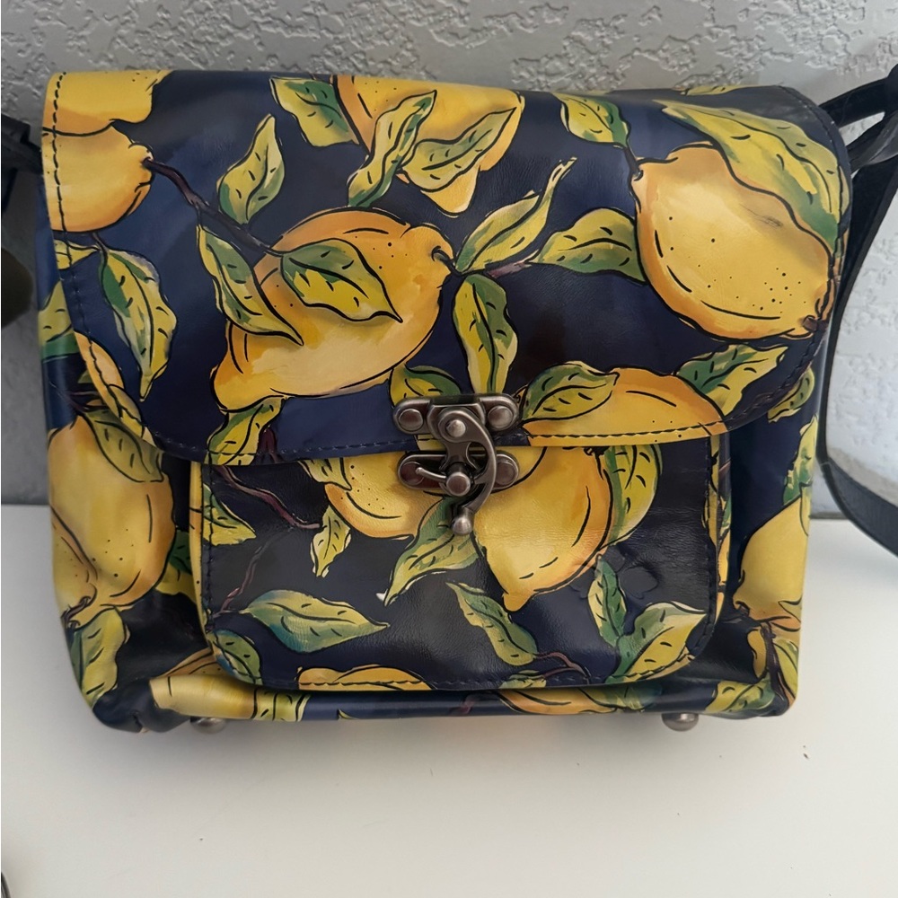 Lemon Print Patricia Nash Bag - Picture 2 of 7